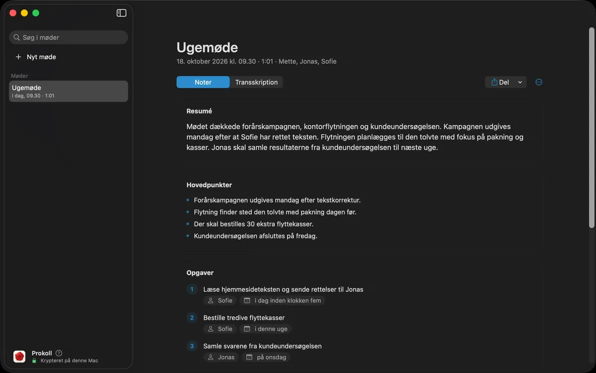Et møde i Prokoll: transskriptionen kommer frem linje for linje, mens tre personer taler, og når mødet stoppes, finder Prokoll ud af, hvem der sagde hvad, og skriver et resumé, hovedpunkterne og opgaver.